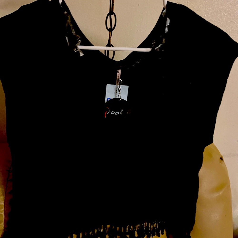 Lil casual but dressy too black shirt sleeve top